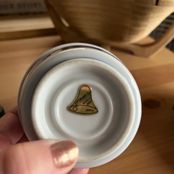 Beautiful Japanese Porcelain - Picture 8 of 8